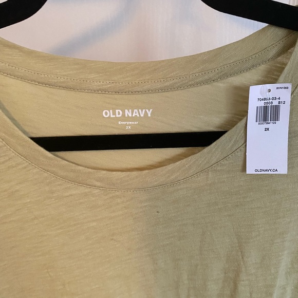 PLUS SIZE Old Navy Long Sleeve Tee - Picture 3 of 3